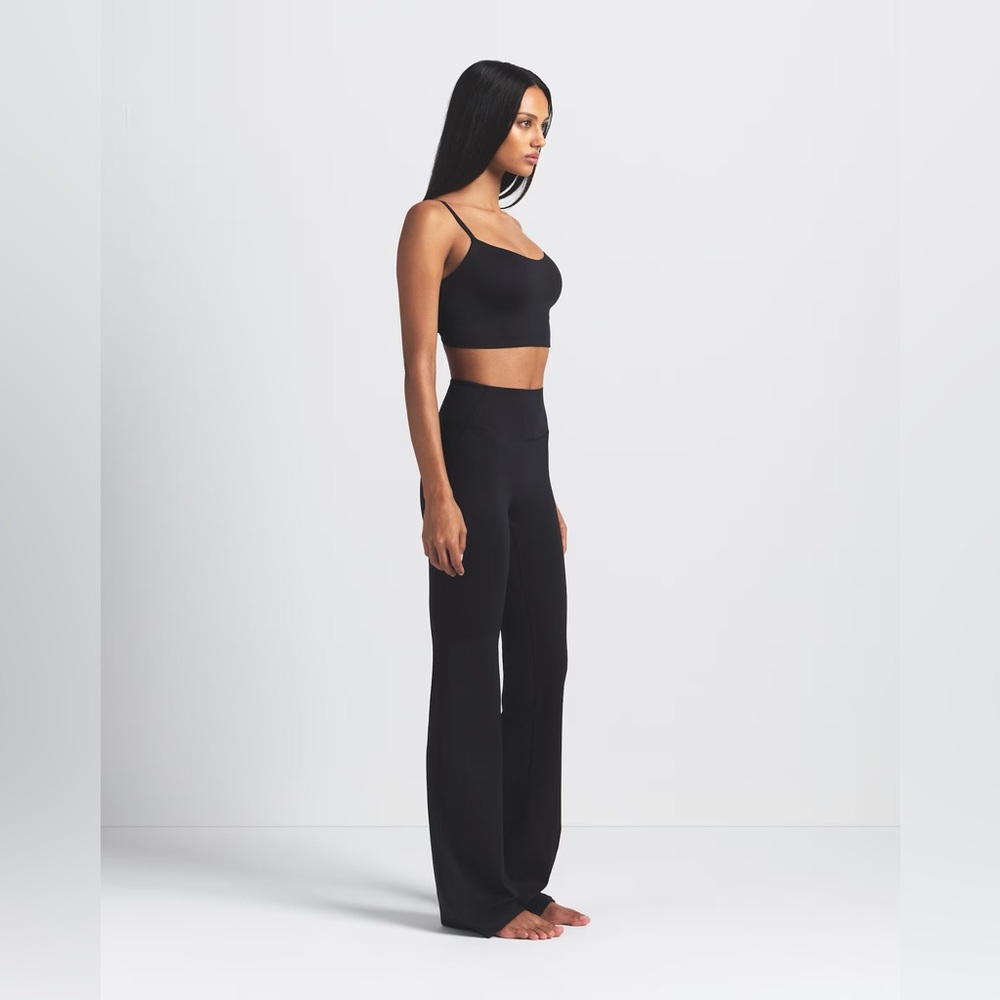NWT NIKE SKIMS Matte Slim Flare Leggings - Obsidian - Picture 3 of 7